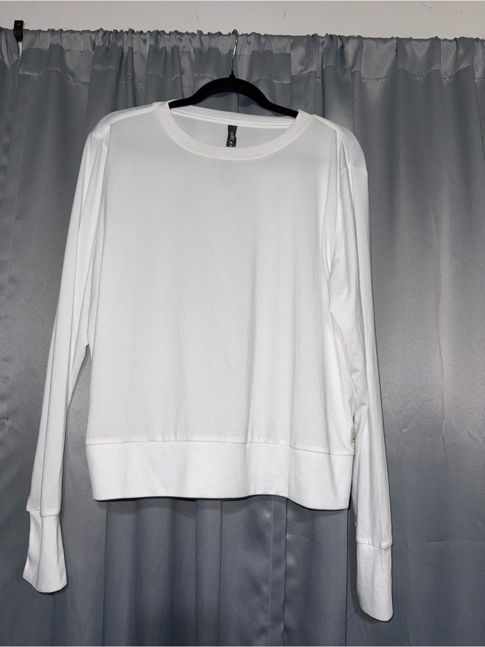 Vuori White Long-Sleeve Crew Sweatshirt